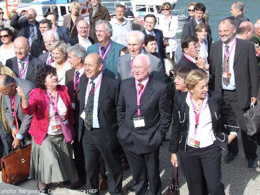 . Pose avant les marches pour les photographes. . Pose avant les marches pour les photographes.