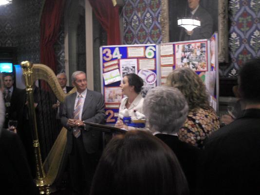 Claude Nadeau de Diwan Paris et les représentants de l\'école Galloise de lors de la réception au parlement de Westminster le 17 octobre 2007