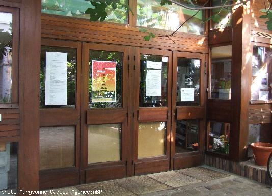 L\'entrée à l\'ombre du figuier (août 2007).