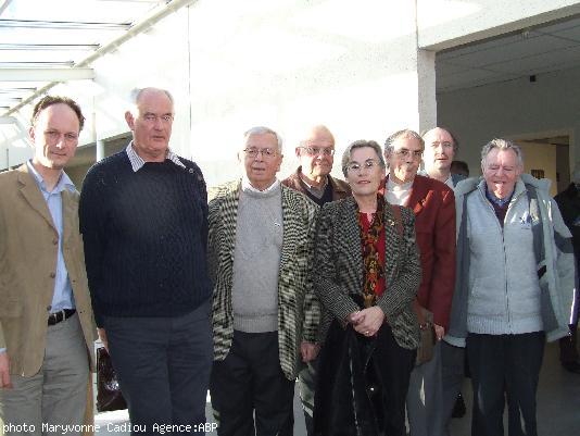 De gauche à droite on reconnait Éamon Ó Ciosain Gwyn Griffiths Pèr Loquet Gareth Miles etc...