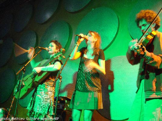 D\'Halluin & Pesovar Trio D\'Halluin & Pesovar Trio