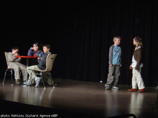 Les enfants ont interprété une pièce de théâtre à l\'issue de la dictée.