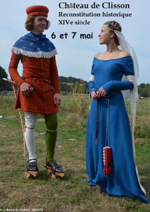 Deux personnages de la troupe de reconstitution historique La Mesnie de Penhoët.