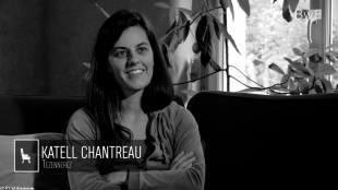 Katell Chantreau aterset gant Brezhoweb e-barzh an abadenn Pennad Kaoz.