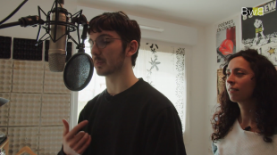 Gant Snoopy Snoop e oa aet priz kalon An Taol-Lañs e Gouel Broadel ar Brezhoneg e 2021. E-barzh ar rann-mañ e tispleg pep tra da Lucie diwar-benn ar mod da sevel ur ganaouenn rap !