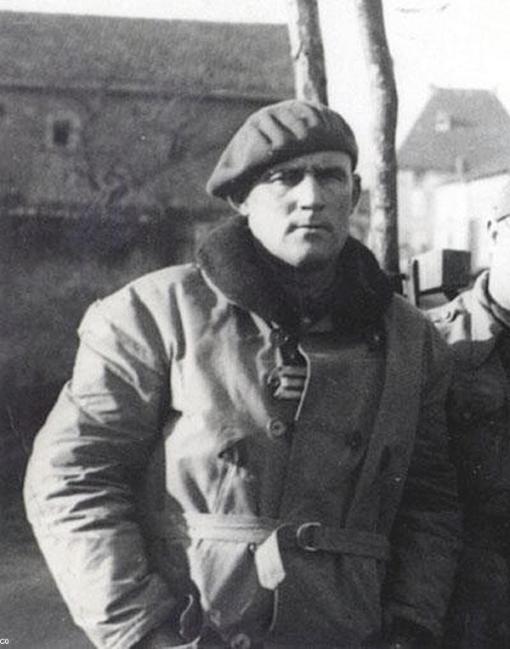 Le Chef de bataillon Kléber Argouarc'h à Mulhouse en 1935 (photo : collection privée de Philippe Argouarch)
Le Chef de bataillon Kléber Argouarc'h à Mulhouse en 1935 (photo : collection privée de Philippe Argouarch) ABP